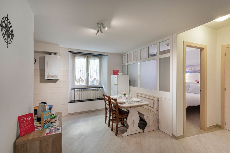 Others 4, Comfy Apartment Near the Harbor, Genova