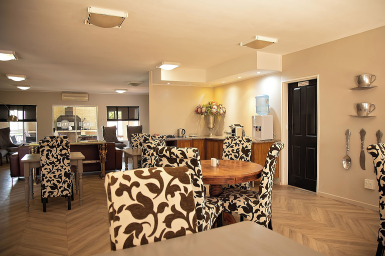 Food & Drinks, Stay, Siyanda