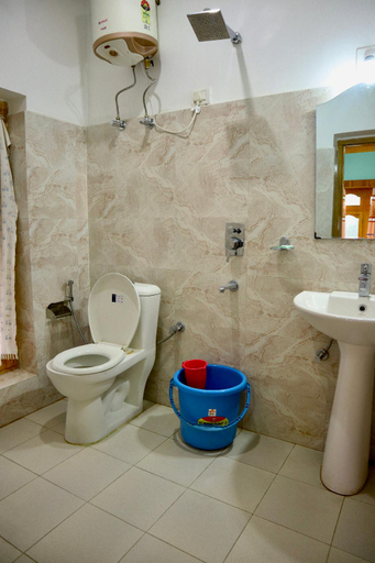 Bathroom 2, Hotel Thachung, Leh