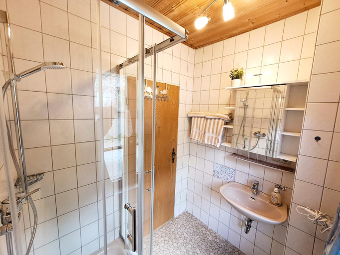 Bathroom 3, Pension Etzerschlossl, Berchtesgadener Land