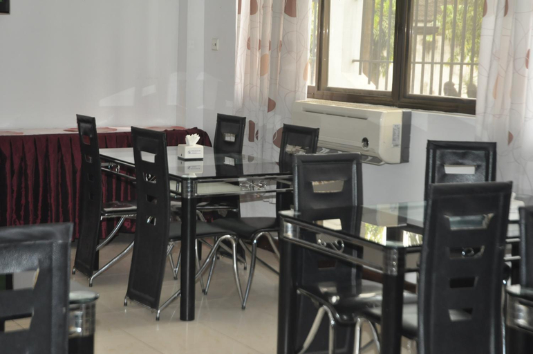 Food & Drinks 4, Hotel de Mag Deluxe, Kinondoni