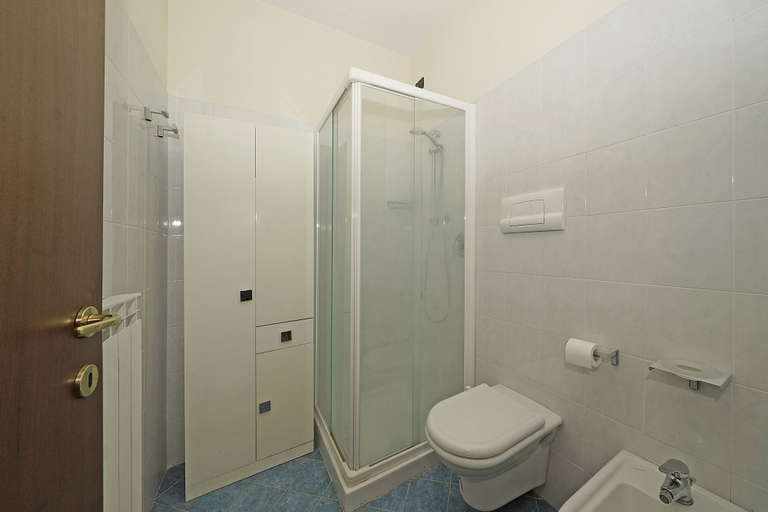 Bathroom 4, Borgo delle Colline 19 by Wonderful Italy, Brescia