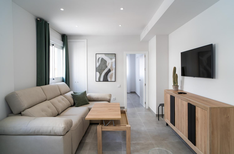 Others 4, AAC Malaga - Apartamento muy comodo y bien comunicado, a 1,3km del centro, Málaga