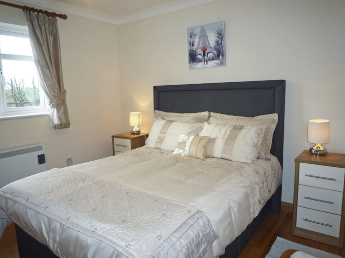 Bedroom 2, Mountain View Holiday Home