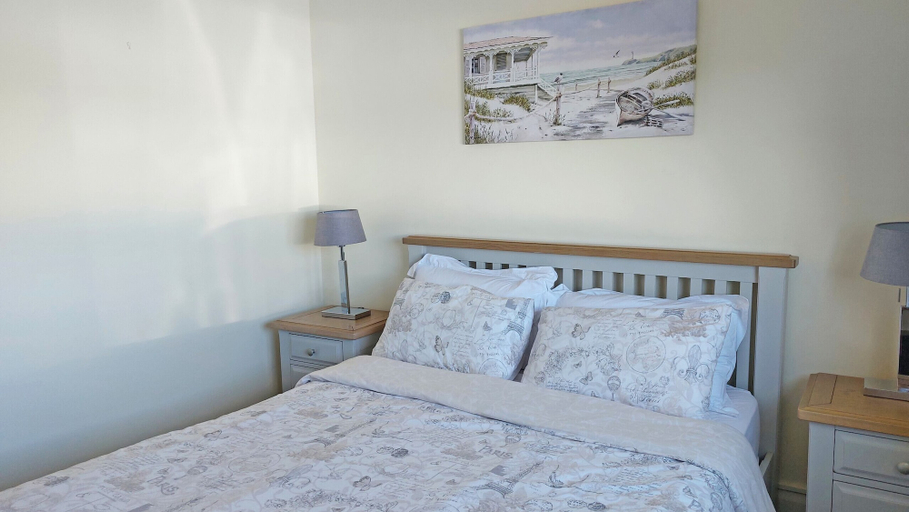 Bedroom 2, Southland Holiday Home
