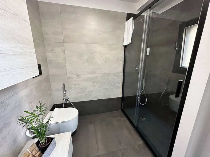 Bathroom 4, MARBEL SUITE, Bari