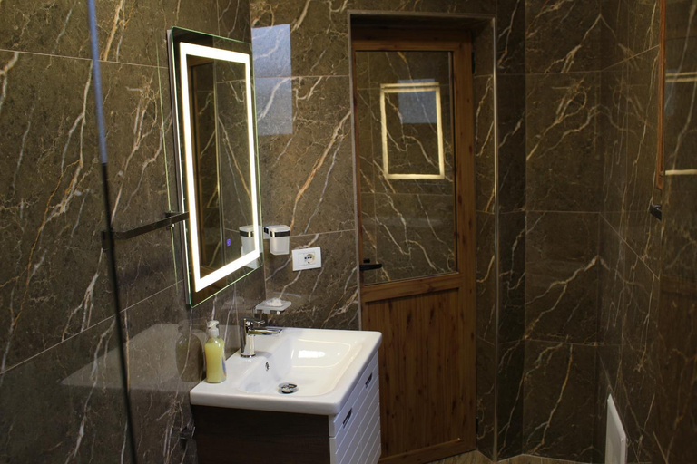 Others 5, Hotel Vila Maledhi, Beratit