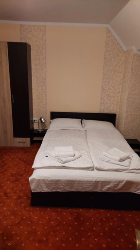 Others 4, Casa Livia, Oradea