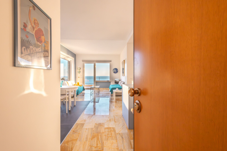 Sky & Sea Apartment by Wonderful Italy, Imperia