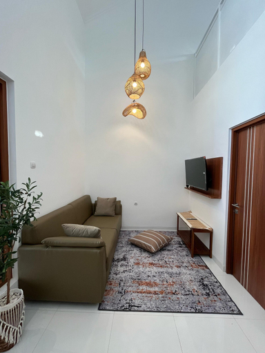 Others 5, Sampai Living Tugu, Sleman