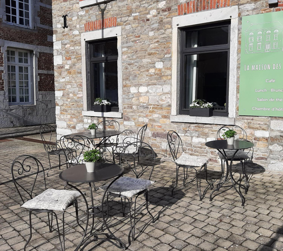 Others 4, La Maison des Dames, Namur