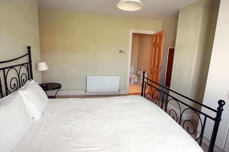 Bedroom 2, Glen Ard Holiday Home no. 1