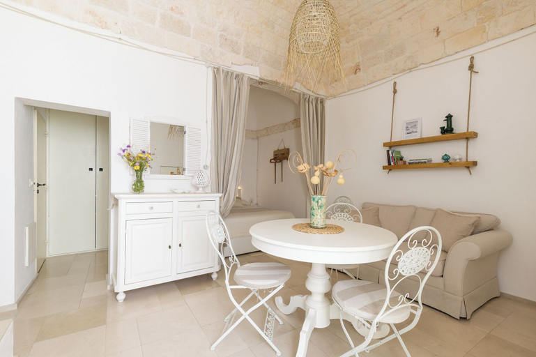 Others 5, In Alto Mare by Wonderful Italy, Brindisi