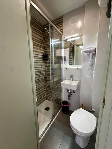 Bathroom 5, HOSTAL ATUAIREHOME BURGOS, Burgos