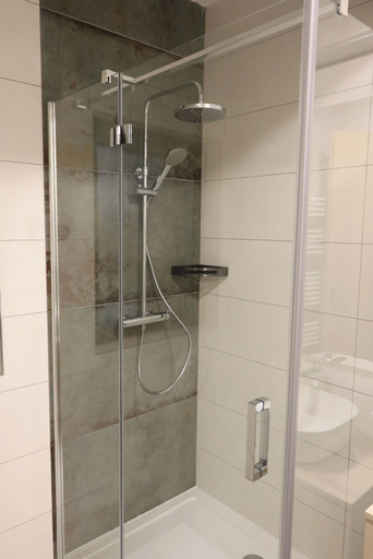 Bathroom 4, VINOTEL BRZICA ALJMAŠ, Erdut