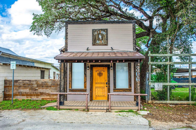 Others 5, Lonesome Dove Bandera Cabin, Bandera