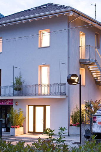 Others 3, Manzoni 124 Bed&Relax, Brescia