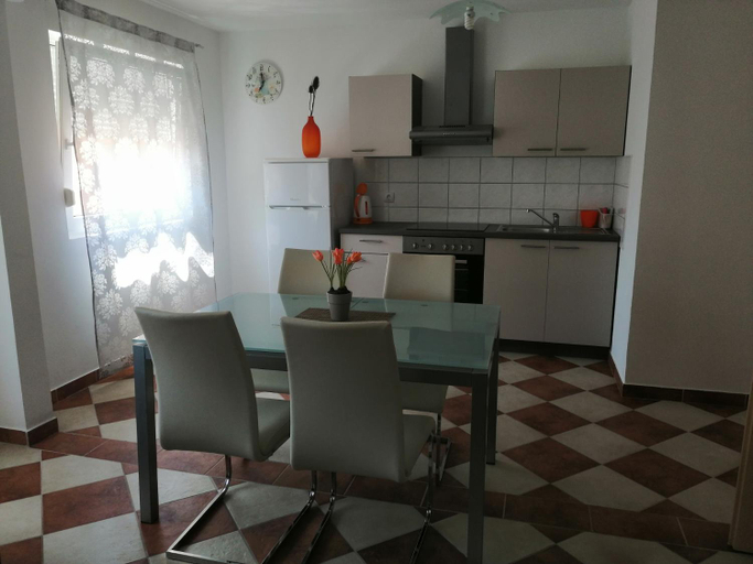 Others 2, Apartments with parking space Vir - 20183, Vir