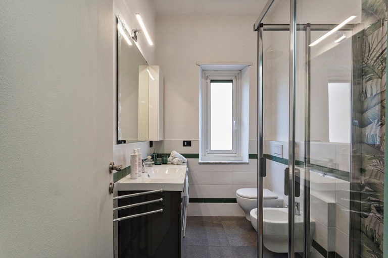 Bathroom, Verdemare al centro di Rapallo by Wonderful Italy, Genova