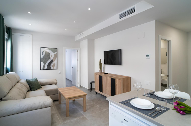 Others 3, AAC Malaga - Apartamento muy comodo y bien comunicado, a 1,3km del centro, Málaga
