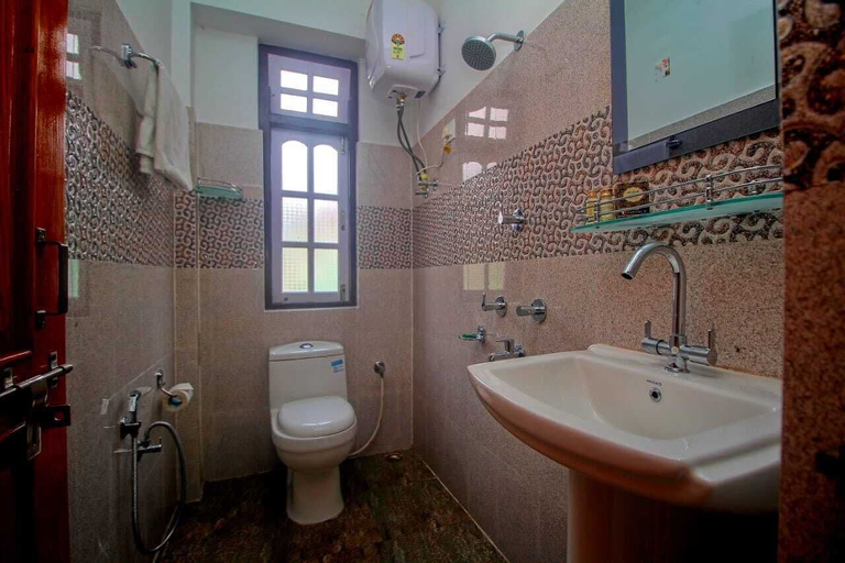 Bathroom, Bon Kiputhang, North Sikkim