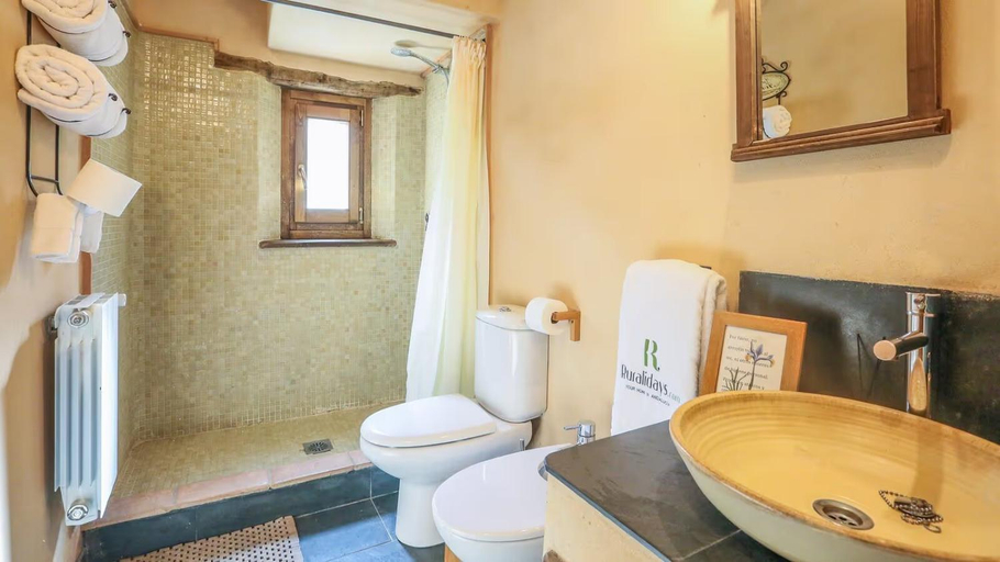 Bathroom 3, Casas Rurales Camino del Castano, Huelva