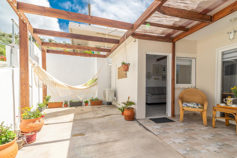 Others 5, The Holiday House 3 and 4, Crete