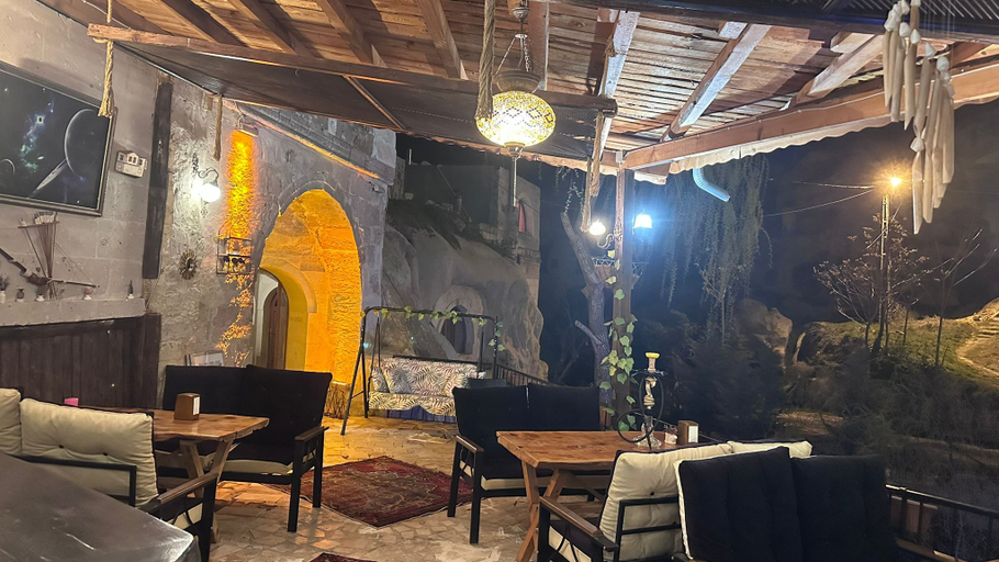 Food & Drinks