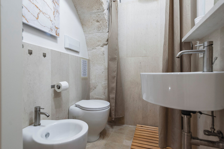 Bathroom, La casa di Rosa 1833 by Wonderful Italy, Syracuse