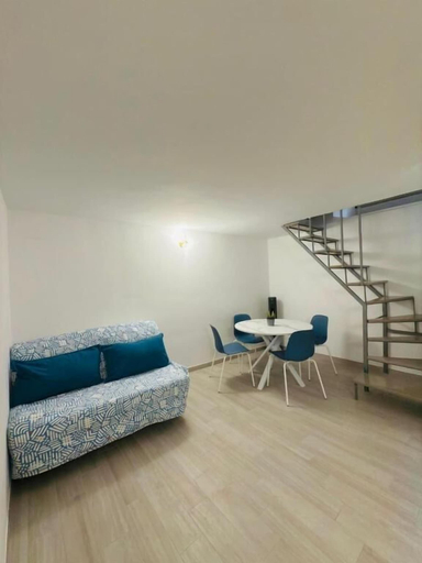 Bedroom, Teto's house, Napoli