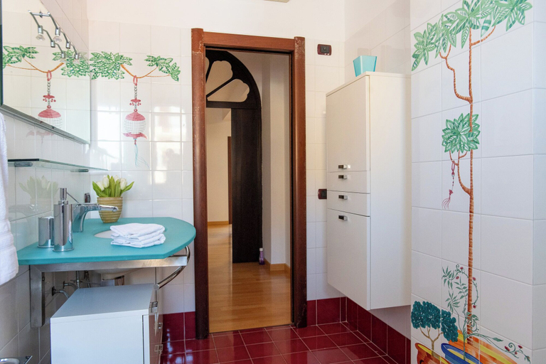 Bathroom 4, LuminArt, Trapani