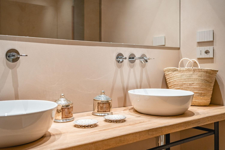 Bathroom 4