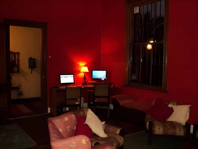 Others 2, Hostal Residencia en el Cerro, Valparaíso