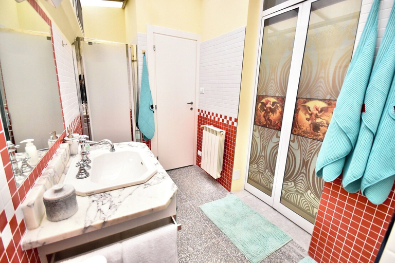 Bathroom 4, De Angelis Central House by Wonderful Italy, Imperia