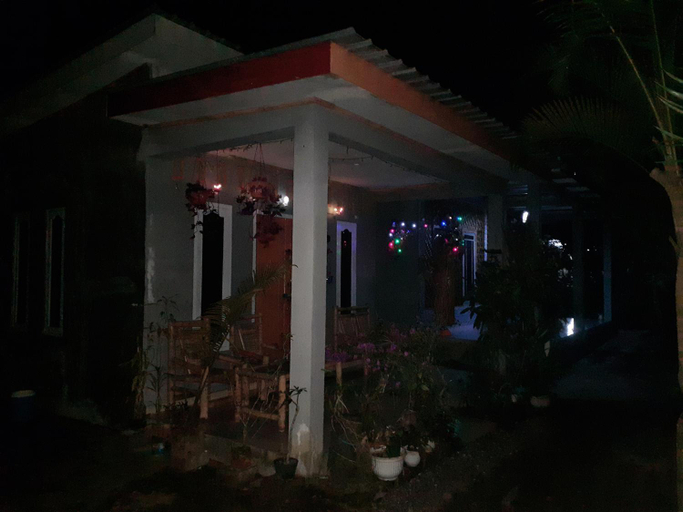 Exterior 3