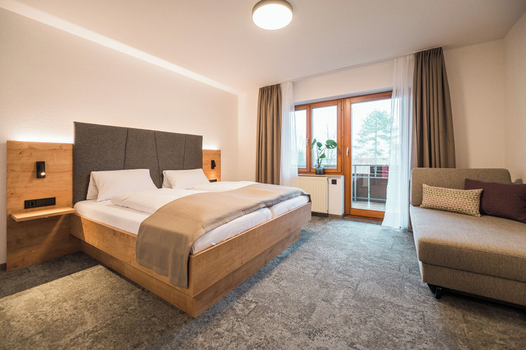 Bedroom 2, Hotel Goldener Engel, Breisgau-Hochschwarzwald