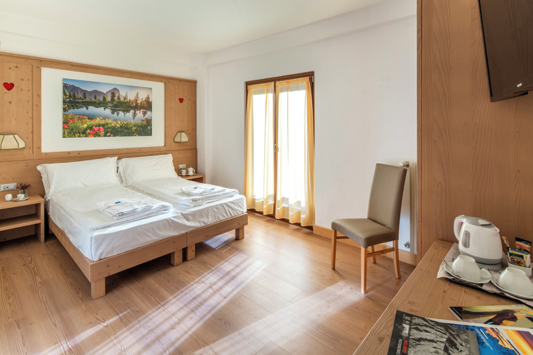 Bedroom 3, HOTEL MAE', Belluno