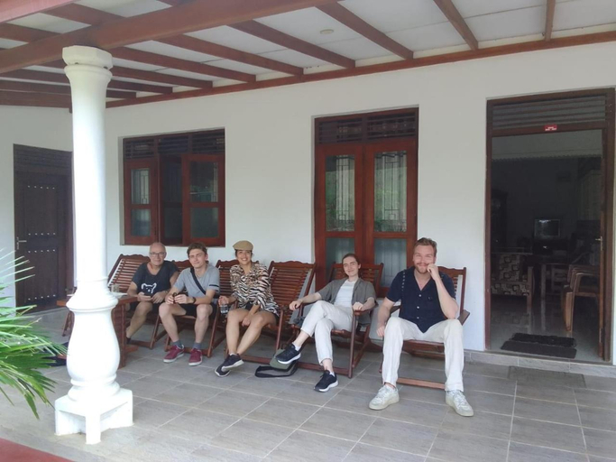 Others 2, Kandyan Rest, Wilgamuwa
