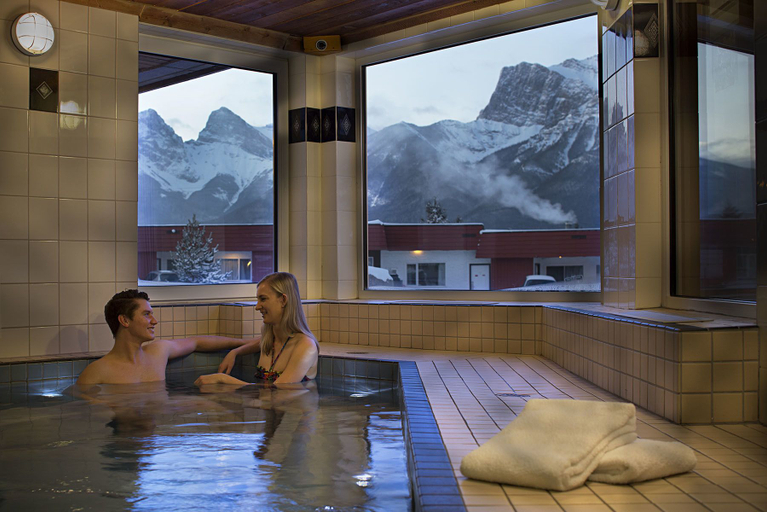 Sport & Beauty, Rocky Mountain Ski Lodge, Division No. 15