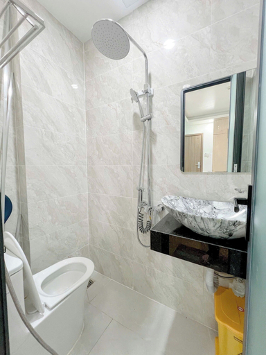 Bathroom, Tân Long Hotel, Tân Bình