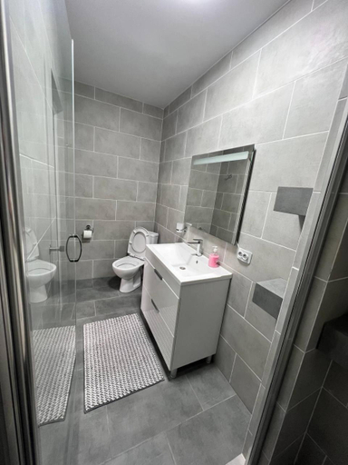 Bathroom 3, Колібрі, Reniis'kyi