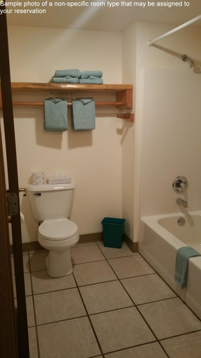 Bathroom, Meadowbrook Resort, Columbia