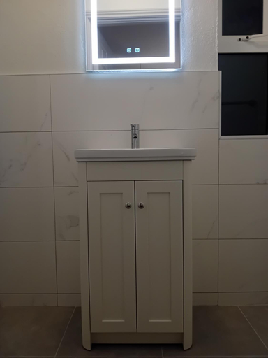 Bathroom, Fairwinds Guest Accommodation