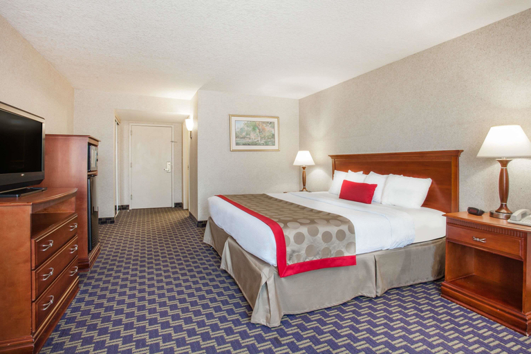 Bedroom 2, Jacksonville I-95 by Butler Blvd, Duval