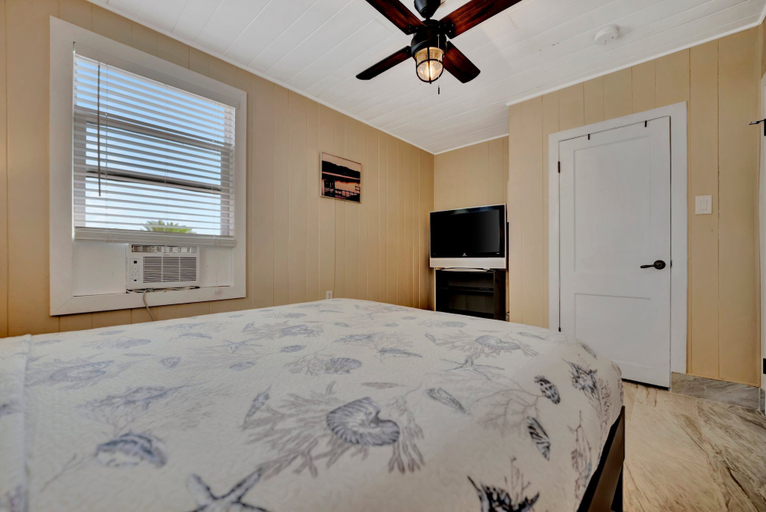 Bedroom 1, Stones Throw Beachfront Luxury Suites, Pinellas