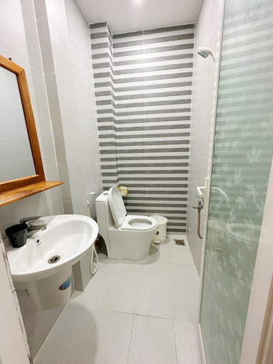 Bathroom 4, Hotel Thuy Nguyen, Trà Vinh