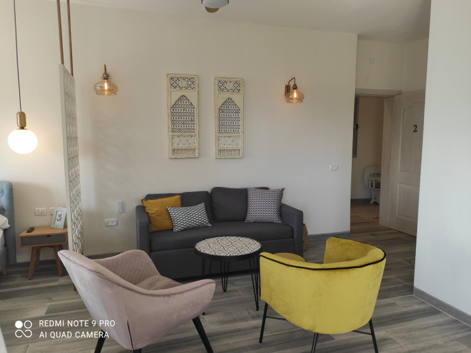 Others 3, Bar suite
