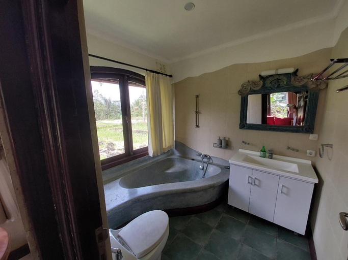Bathroom 4
