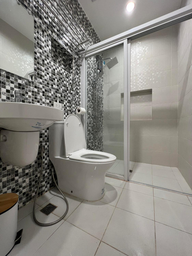 Bathroom, Villa Del Cascel, Balaoan
