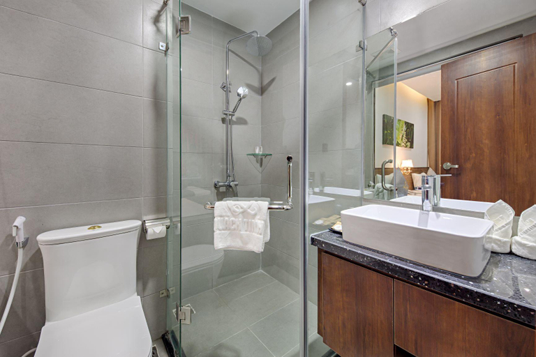 Bathroom 4, Diamond Beach Hotel, Da Nang